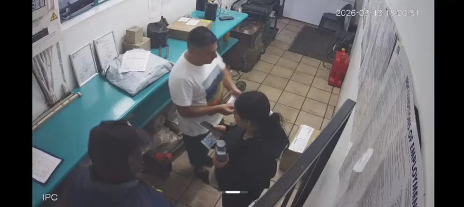 Fake plates, quick escape: police hunt petrol station theft suspects