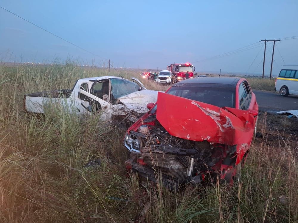 One killed in three-vehicle crash in Ekurhuleni