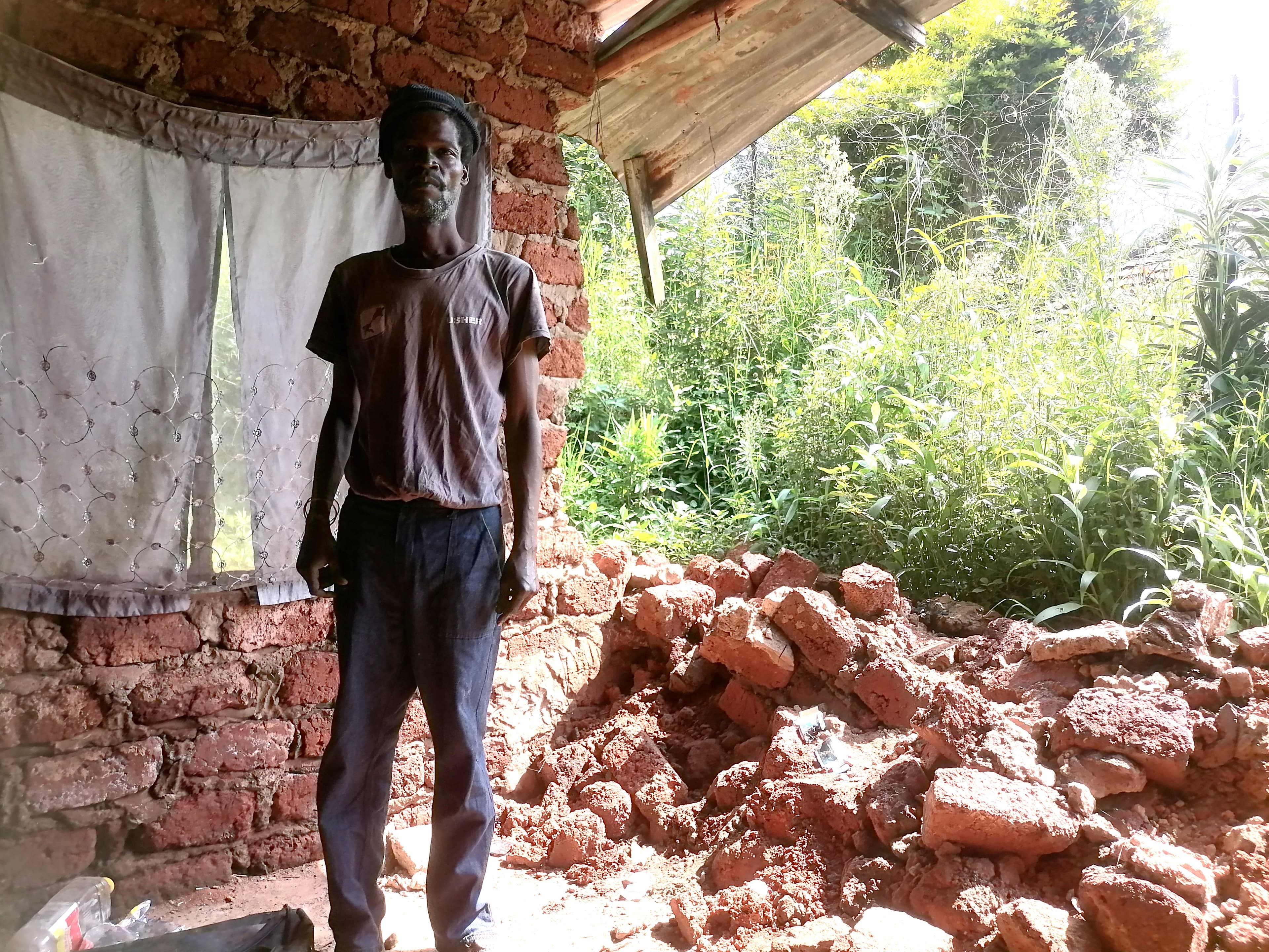 Flood victims cry foul after food parcels given to other people